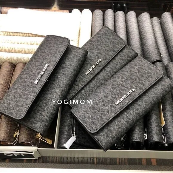 MICHAEL KORS Pocket Book Wallet Purse LG Trifold - Picture 13 of 14